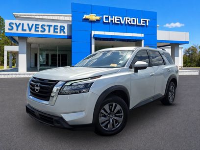 Used 2024 Nissan Pathfinder SV