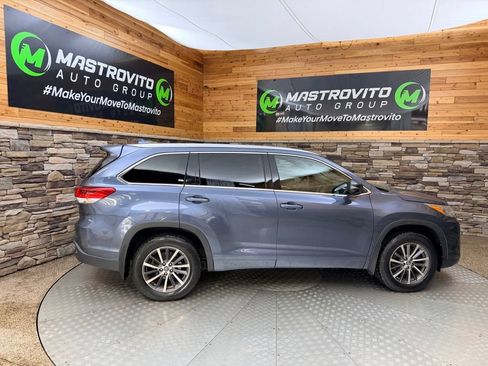 Used 2018 Toyota Highlander XLE AWD/4WD image 6
