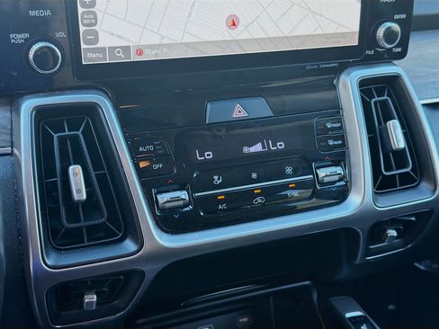 Used 2022 Kia Sorento S image 15