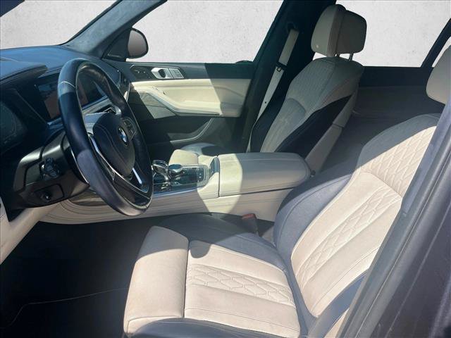 Used 2019 BMW X7 xDrive50i w/ Executive Package AWD/4WD image 16