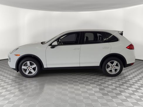 Used 2012 Porsche Cayenne AWD/4WD image 2