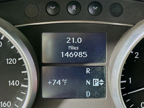 Used 2011 Mercedes-Benz ML 350 4MATIC image 18