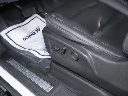 Used 2023 Chevrolet Suburban LT image 20