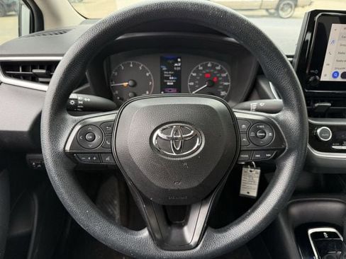 Used 2023 Toyota Corolla LE image 11