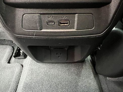 Used 2023 Chevrolet Colorado Z71 w/ Z71 Convenience Package 2 image 12