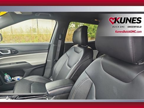 Used 2025 Jeep Compass Limited AWD/4WD image 28