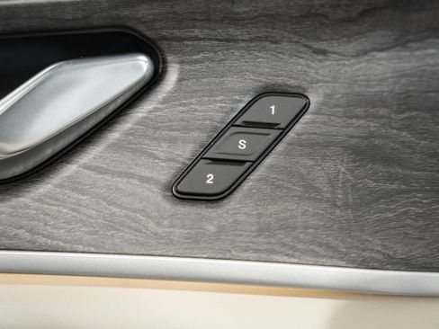 New 2025 Jeep Grand Cherokee L Limited w/ Luxury Tech Group II image 39