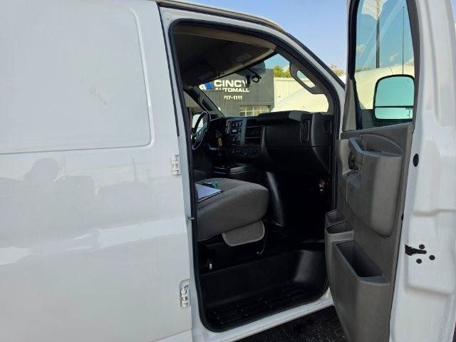 Used 2020 Chevrolet Express 2500 w/ Driver Convenience Package RWD image 26