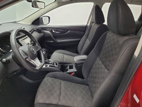 Used 2018 Nissan Rogue Sport SV image 17