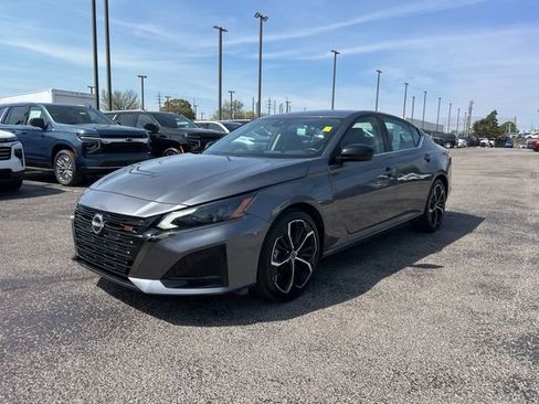 Used 2024 Nissan Altima 2.5 SR image 7