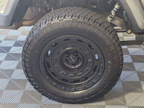 Used 2021 Jeep Gladiator Sport AWD/4WD image 10