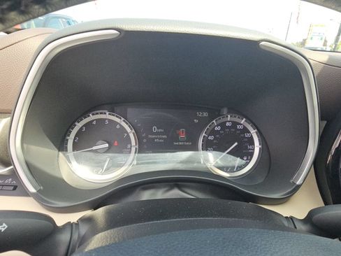 Used 2022 Toyota Highlander XLE AWD/4WD image 15