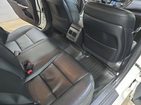Used 2018 Toyota Avalon Touring w/ Carpet Mat Package FWD image 12