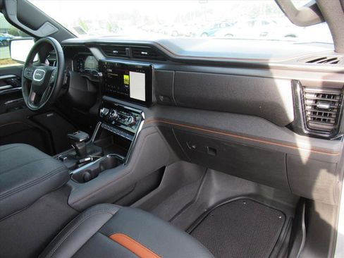 Used 2024 GMC Sierra 1500 AT4 w/ Technology Package image 13
