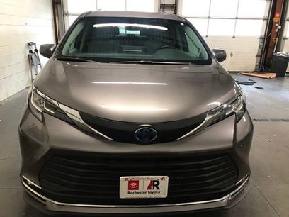 Used 2022 Toyota Sienna XLE w/ XLE Plus Package