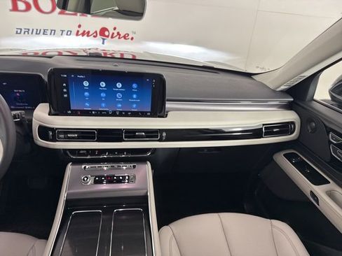 New 2026 Lincoln Aviator 2WD image 12