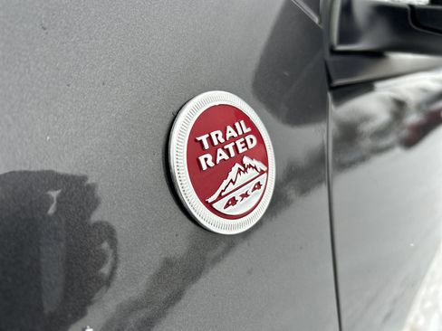 Used 2020 Jeep Cherokee Trailhawk w/ Comfort & Convenience Group image 27