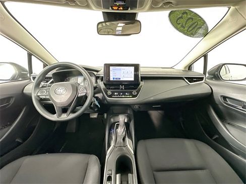 Used 2023 Toyota Corolla LE image 28