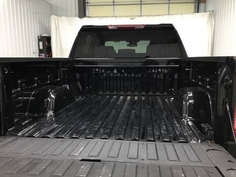 Used 2026 GMC Sierra 1500 SLT AWD/4WD image 17