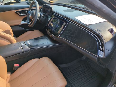 Used 2025 Mercedes-Benz E 450 4MATIC Sedan image 33