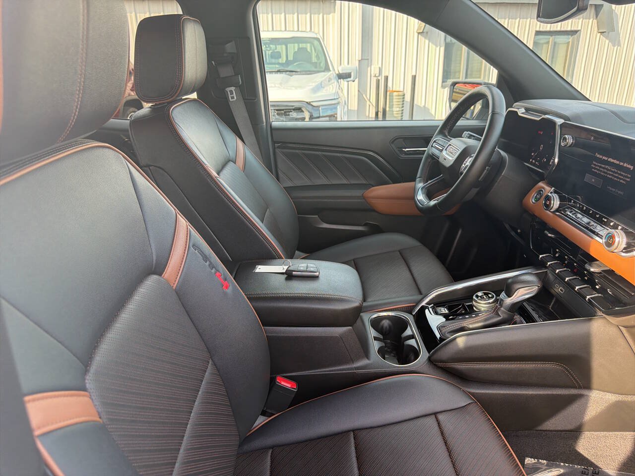 Used 2024 GMC Canyon AT4 w/ AT4 Premium Package AWD/4WD image 20