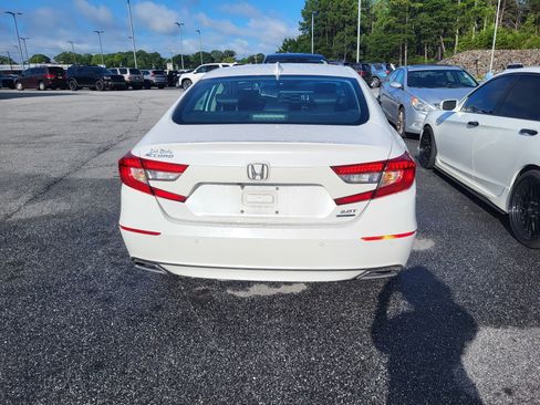 Used 2019 Honda Accord Touring image 5