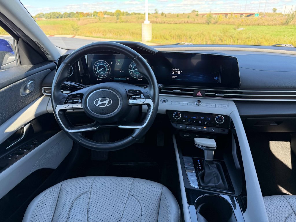 Used 2024 Hyundai Elantra Limited FWD image 30