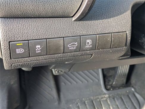 Used 2019 Toyota Camry LE image 13