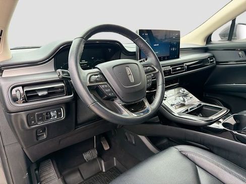 Used 2023 Lincoln Nautilus AWD w/ Premium Package image 9