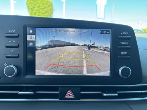 Used 2024 Hyundai Elantra SE image 25