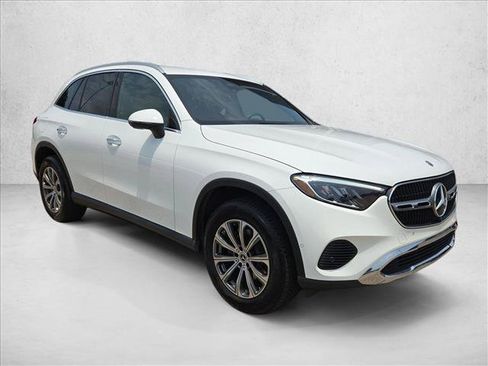 Used 2024 Mercedes-Benz GLC 300 image 3