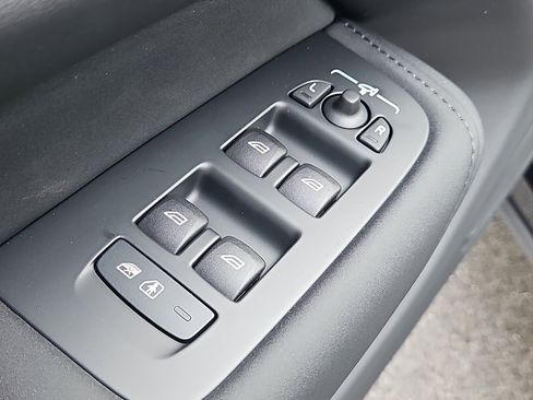 New 2026 Volvo XC60 B5 Plus w/ Protection Package Premier image 14