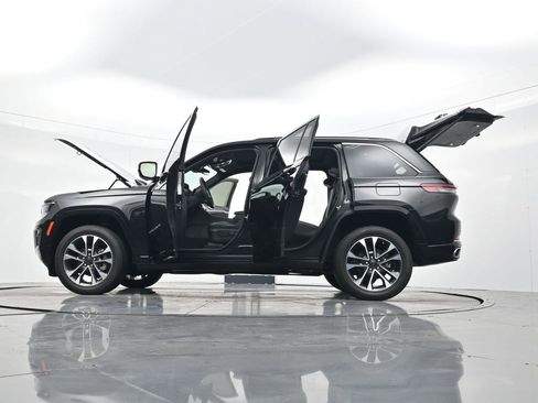 Used 2023 Jeep Grand Cherokee Overland image 40