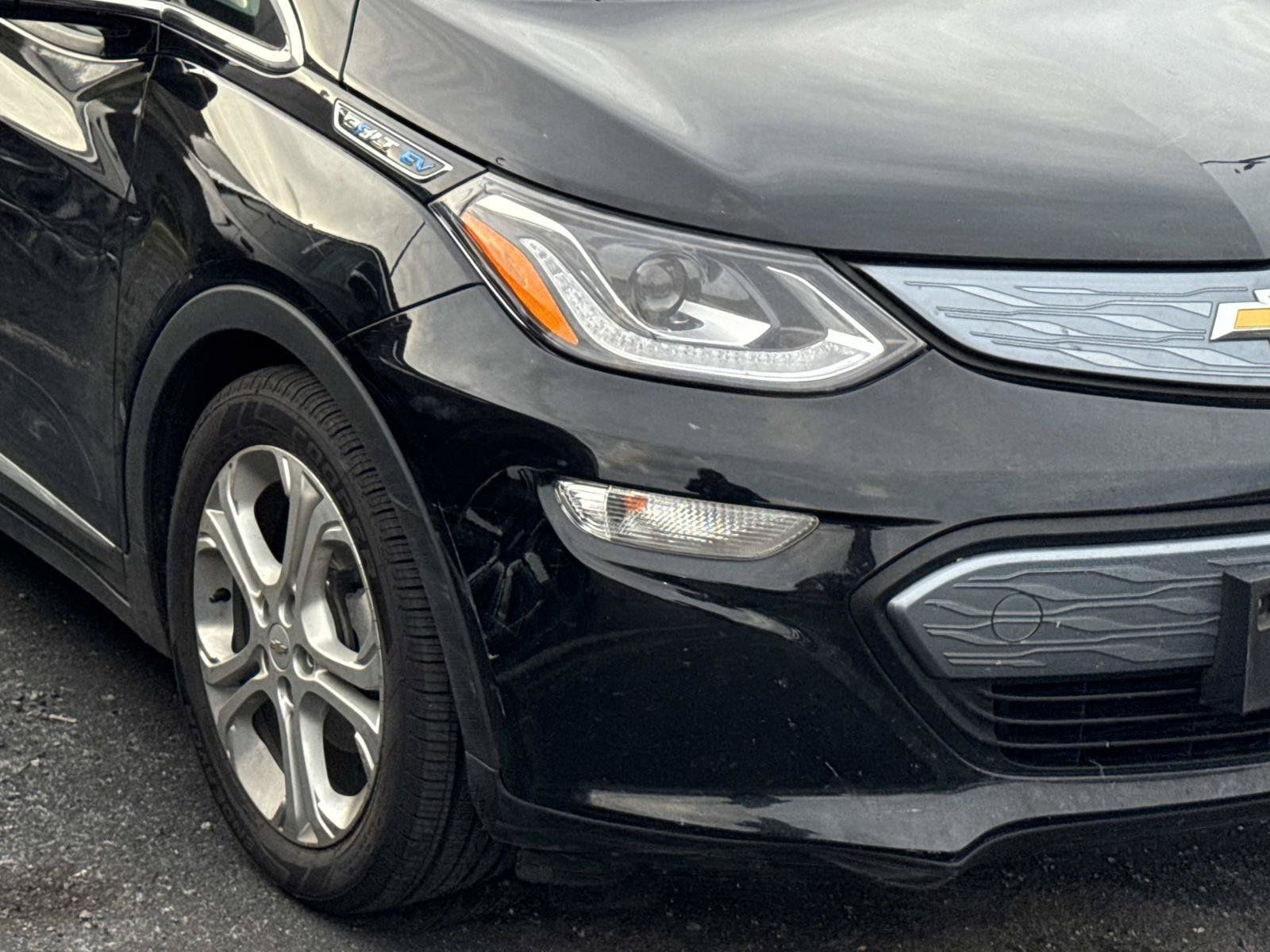 Used 2017 Chevrolet Bolt LT FWD image 4