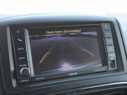 Used 2018 Dodge Grand Caravan SXT image 17