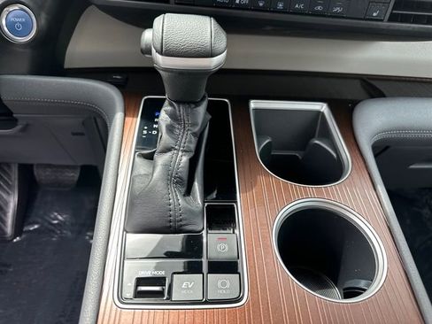 Certified 2023 Toyota Sienna XLE AWD/4WD image 31