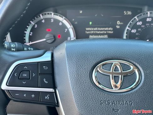 Used 2024 Toyota Highlander LE AWD/4WD image 22