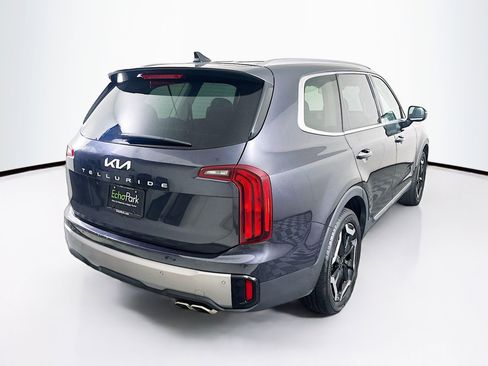 Used 2025 Kia Telluride S FWD image 9