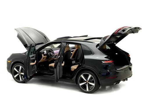 Certified 2026 Porsche Cayenne AWD/4WD image 30