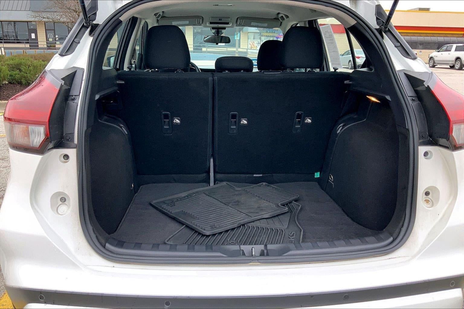 Used 2024 Nissan Kicks SV FWD image 4