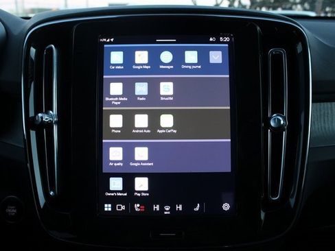 Used 2025 Volvo XC40 B5 Plus image 15