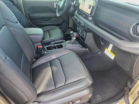 New 2025 Jeep Gladiator Sport image 16