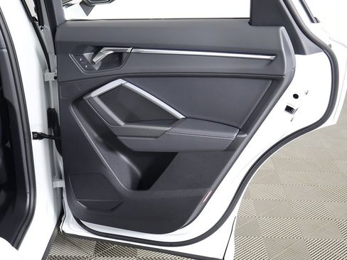 Used 2024 Audi Q3 2.0T Premium Plus w/ Premium Plus Package image 27