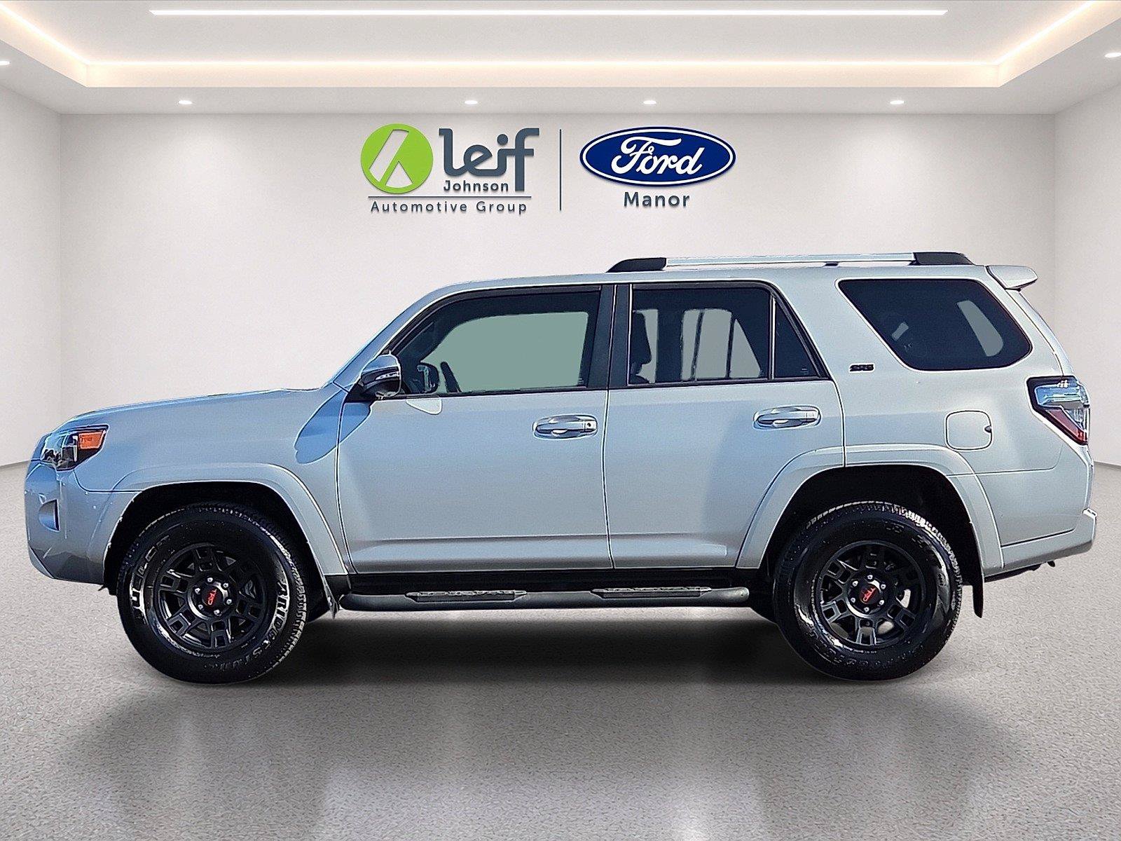 Used 2023 Toyota 4Runner SR5 Premium w/ Moonroof Package AWD/4WD image 4