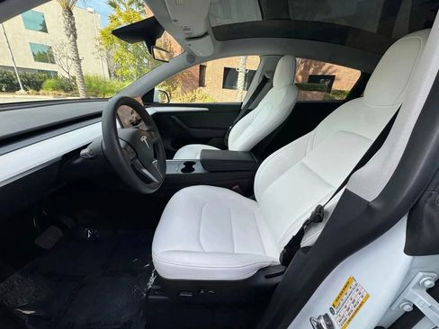Used 2023 Tesla Model Y Long Range AWD/4WD image 12