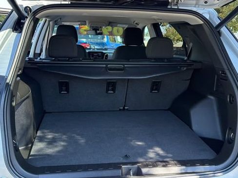 Used 2021 Chevrolet Equinox LT w/ Driver Convenience Package AWD/4WD image 13