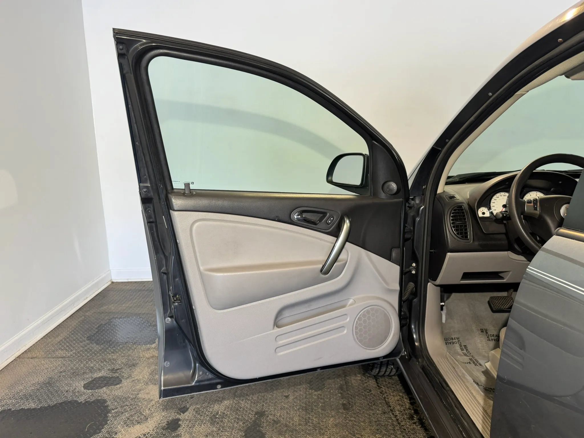 Used 2006 Saturn Vue 2WD w/ Comfort Pkg image 7