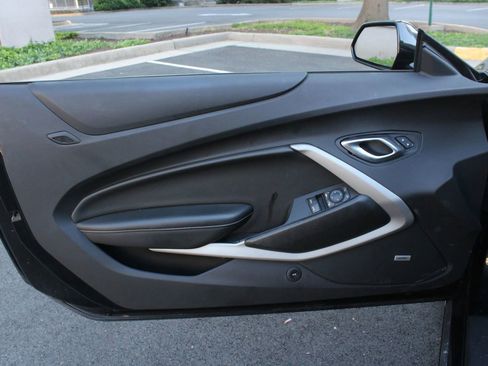 Used 2021 Chevrolet Camaro LT w/ Technology Package image 16