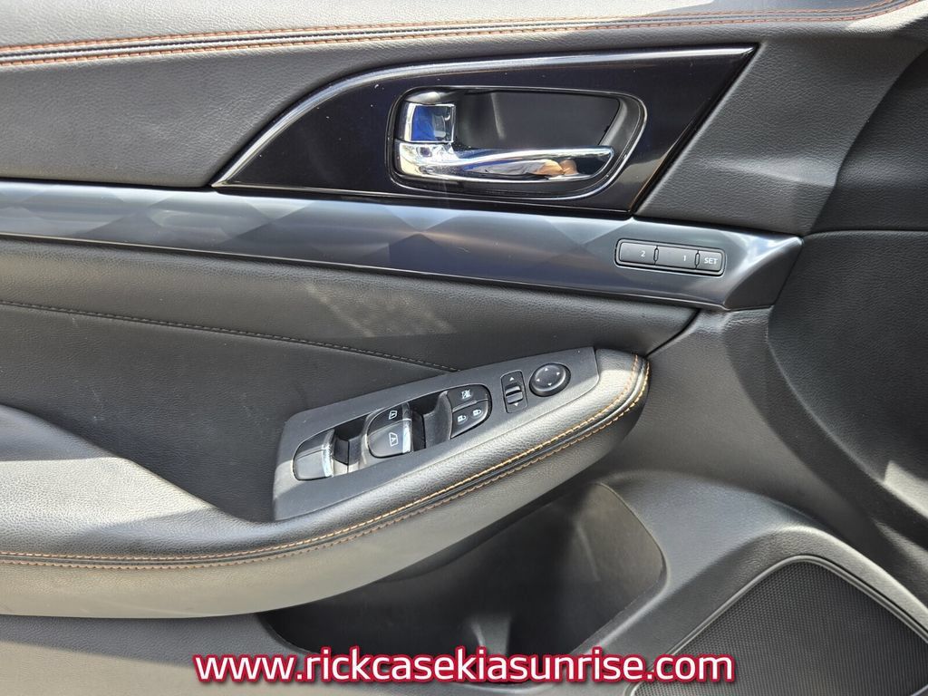 Used 2019 Nissan Maxima SR w/ Premium Package FWD image 32
