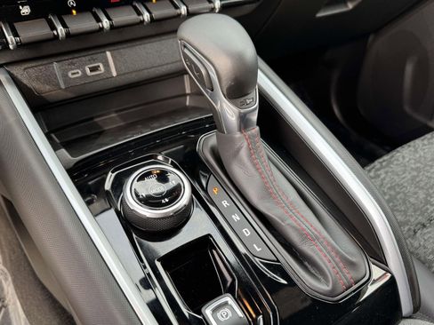 Used 2025 Chevrolet Colorado Z71 image 22